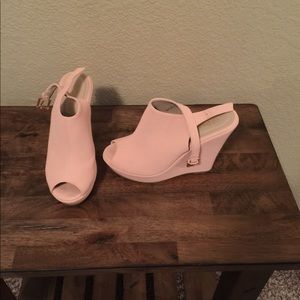 Pink wedges
